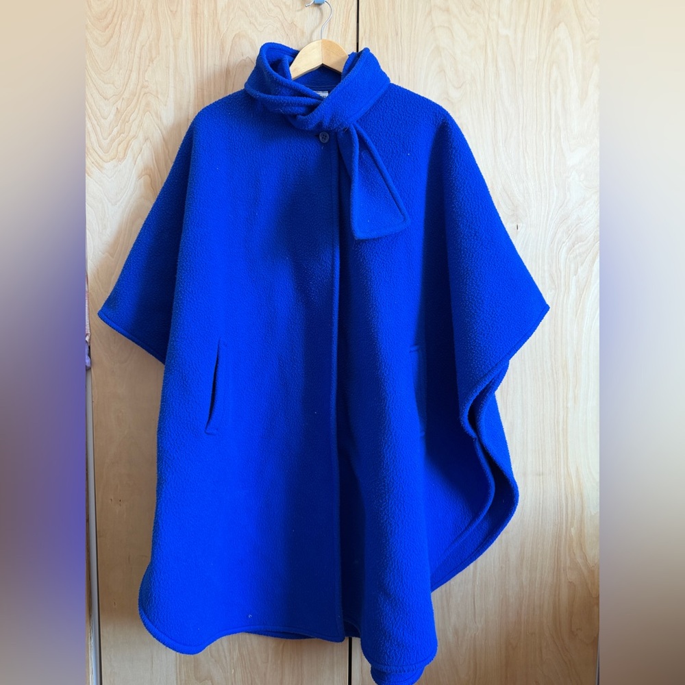 Heavy Weight Polar Fleece Bright Blue Cape with tie